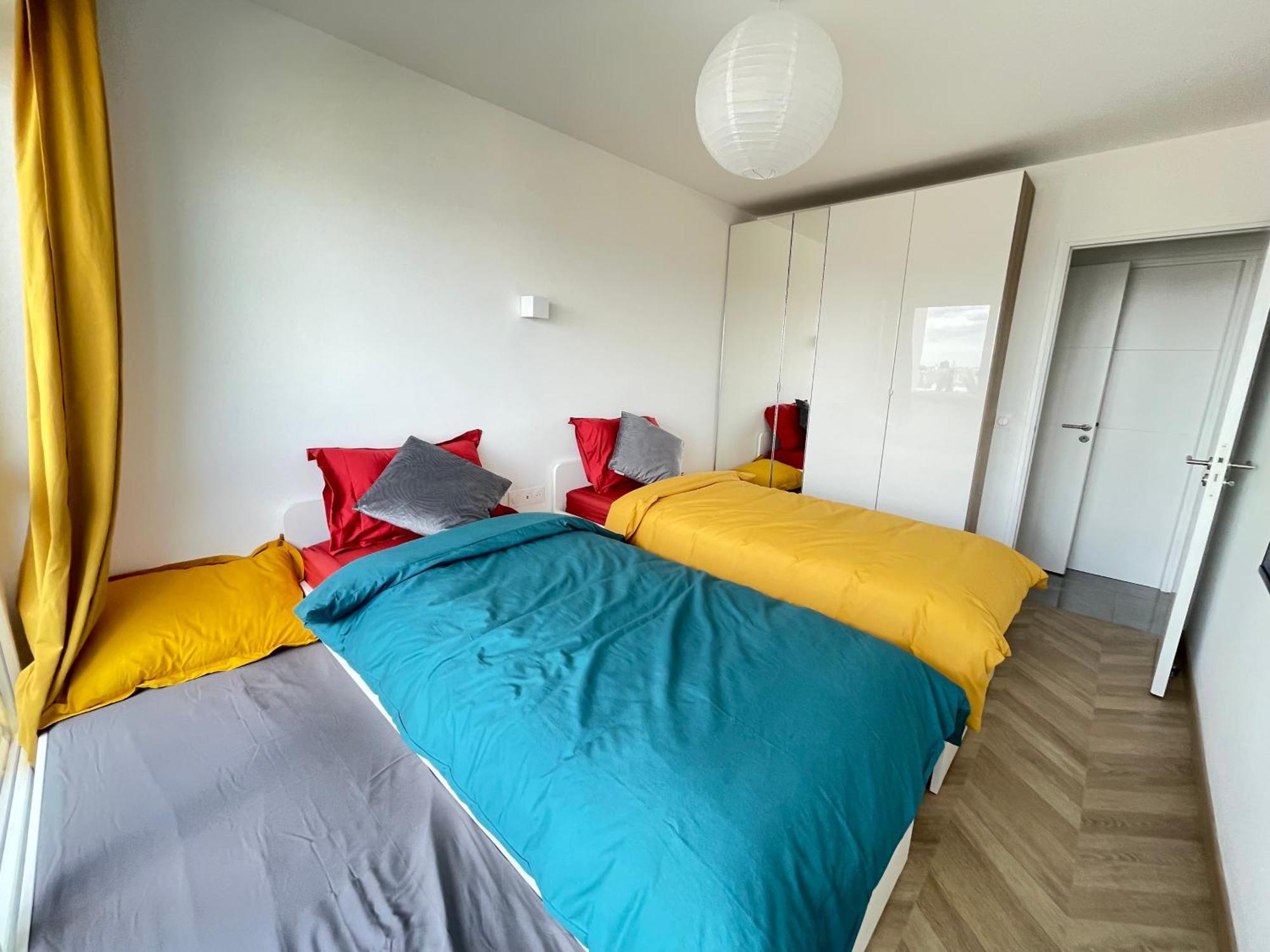 Paris Pantin Magnifique Appartement 4 Pieces De 108M2 Avec 2 Parking Interieur - Tres Cosy Pour 1 A 12 Personnes - Entierement Refait A Neuf Entire Apartment Luxurious And Warm - Pantin Paris 19 Eme Free Wifi Gratuit Exterior photo